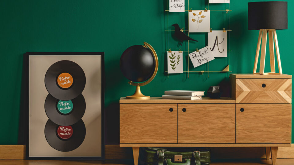 Green vintage wall and leather retro décor