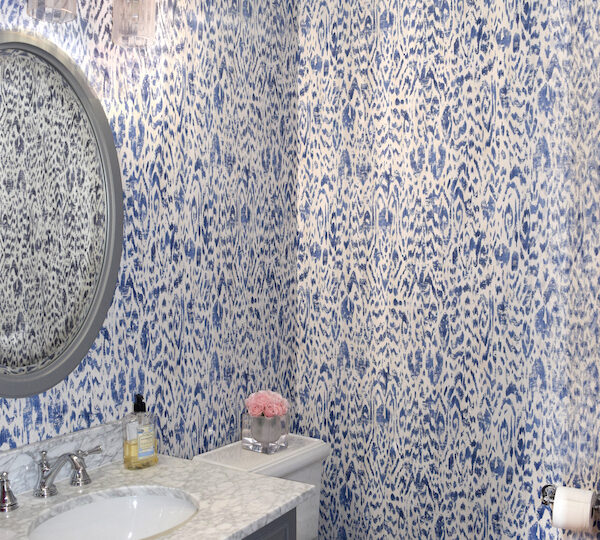 Interior wallpaper in a bathroom